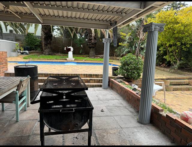 5 BEDROOM FREESTANDING FOR SALE IN TABLE VIEW